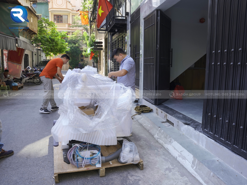 Ghế được vận chuyển đến Nha khoa Trung Anh