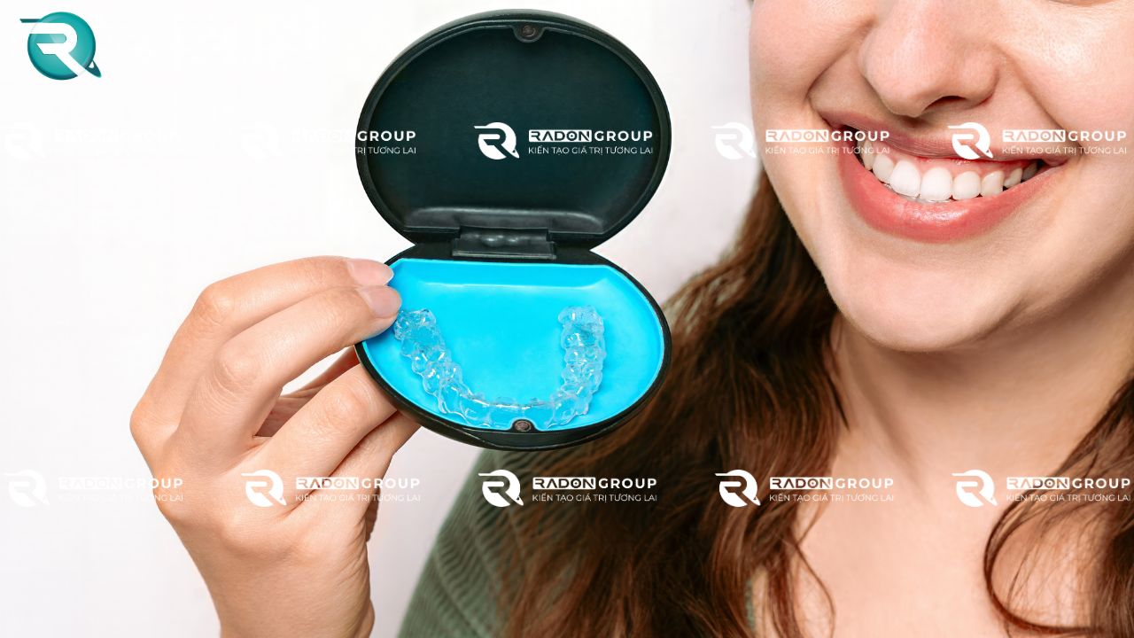 Bảo quản khay niềng trong suốt và hàm duy trì