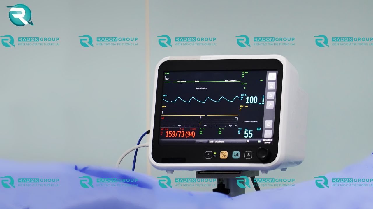 Thiết bị theo dõi sinh hiệu và hỗ trợ cấp cứu