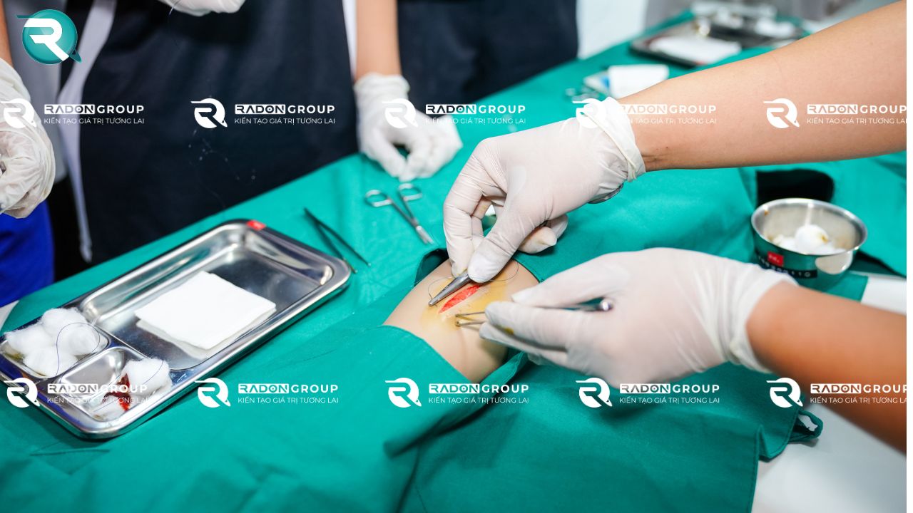 Trong phẫu thuật da liễu